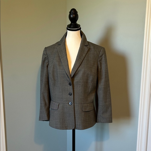 Ann Taylor Jackets & Blazers - ✨ Ann Taylor Modern Gray Suit Blazer Jacket - Peplum Hem (Size 10T)